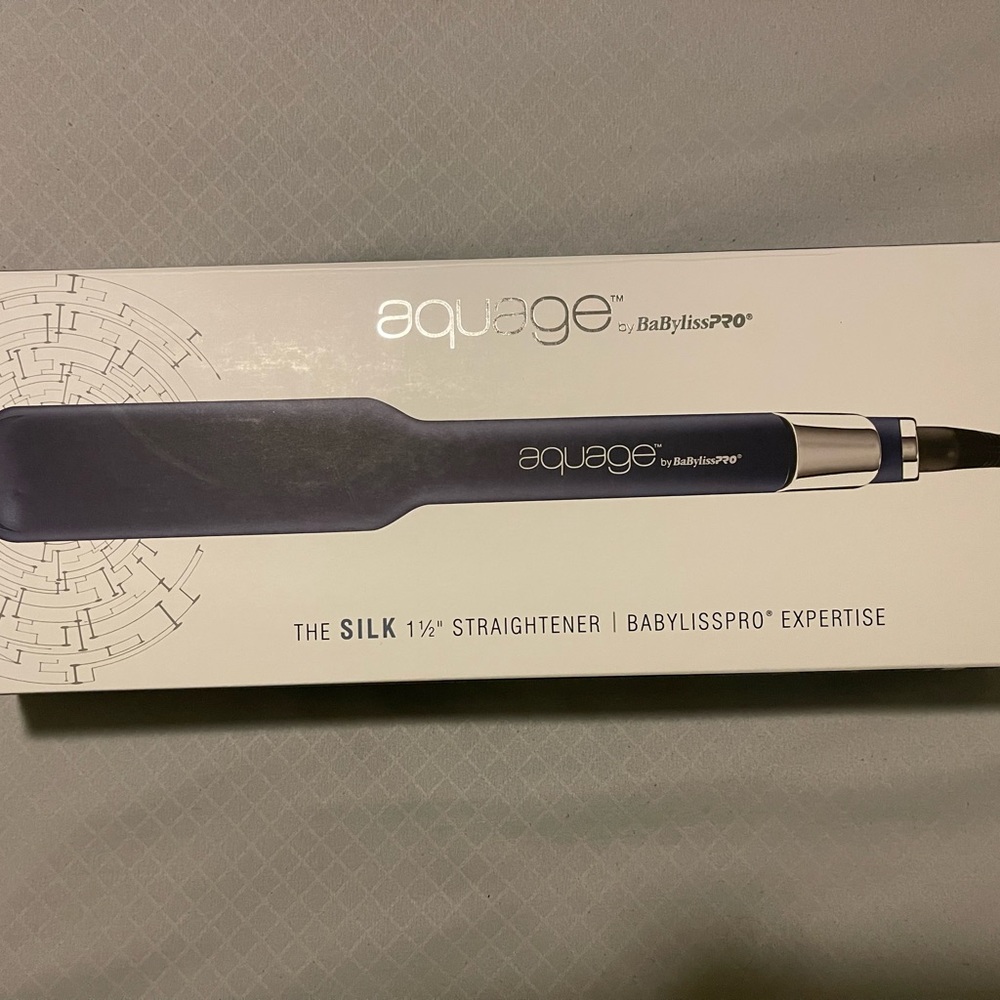 Aquage by BaByliss Pro Silk flat iron/straighter 1 1/2” New